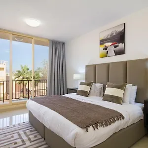 شقة Bespoke Residences - 3 Bedroom Waikiki Townhouses